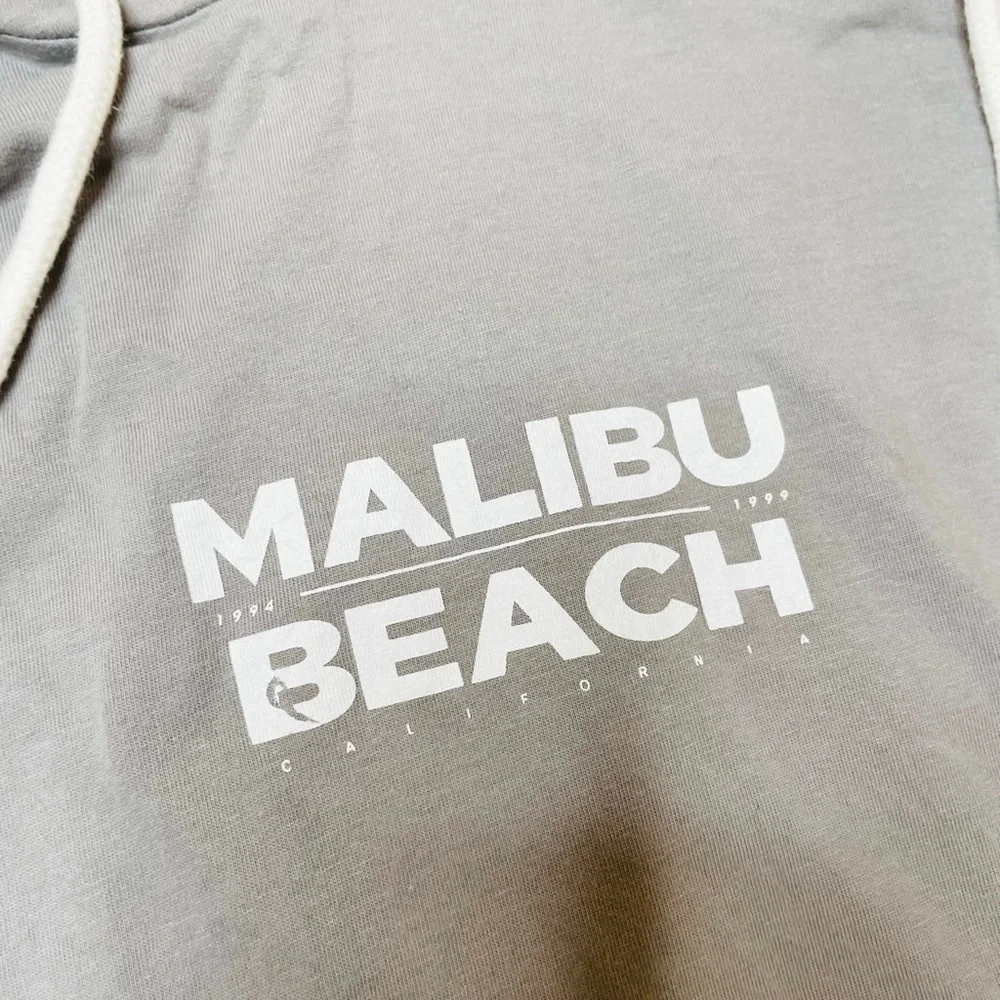 DENIM & Flower Malibu Beach Gray Graphic Long Sleeve Pullover Hoodie Men’s Small